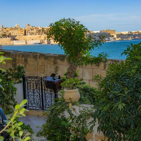 Seagull Birgu - Waterfront Home Bagian luar foto