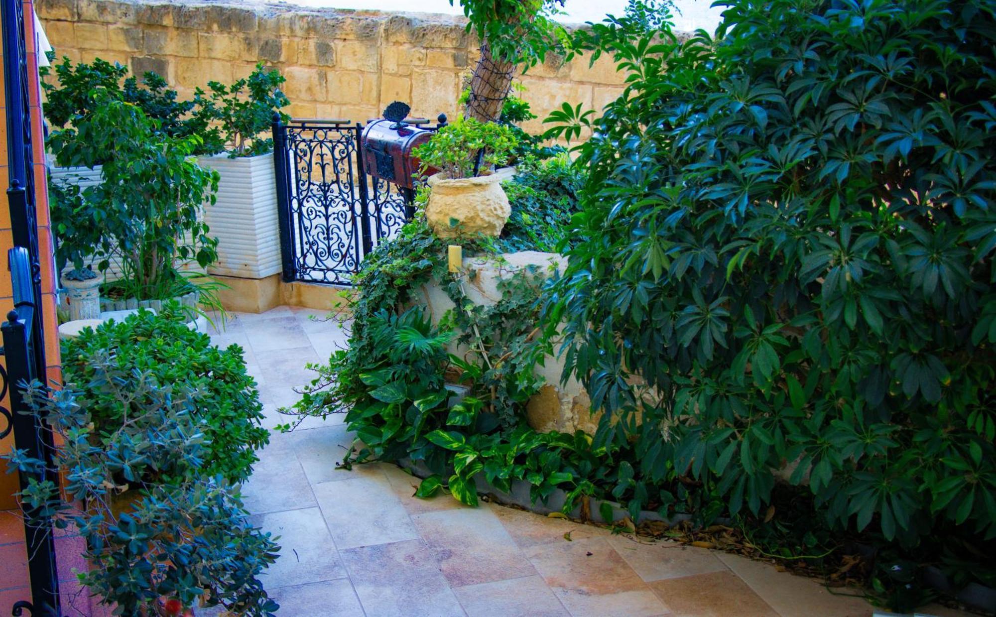 Seagull Birgu - Waterfront Home Bagian luar foto