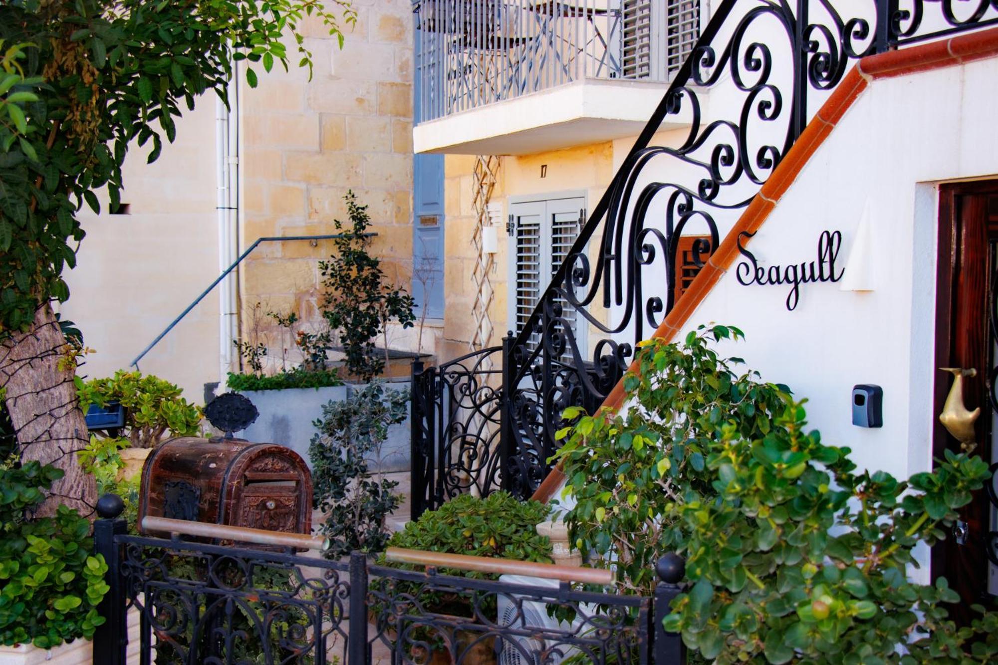 Seagull Birgu - Waterfront Home Bagian luar foto