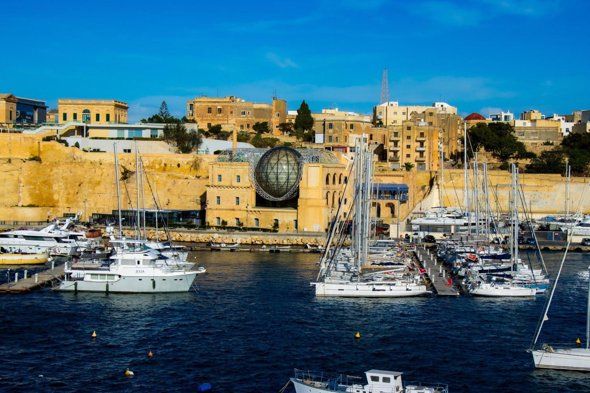 Seagull Birgu - Waterfront Home Bagian luar foto