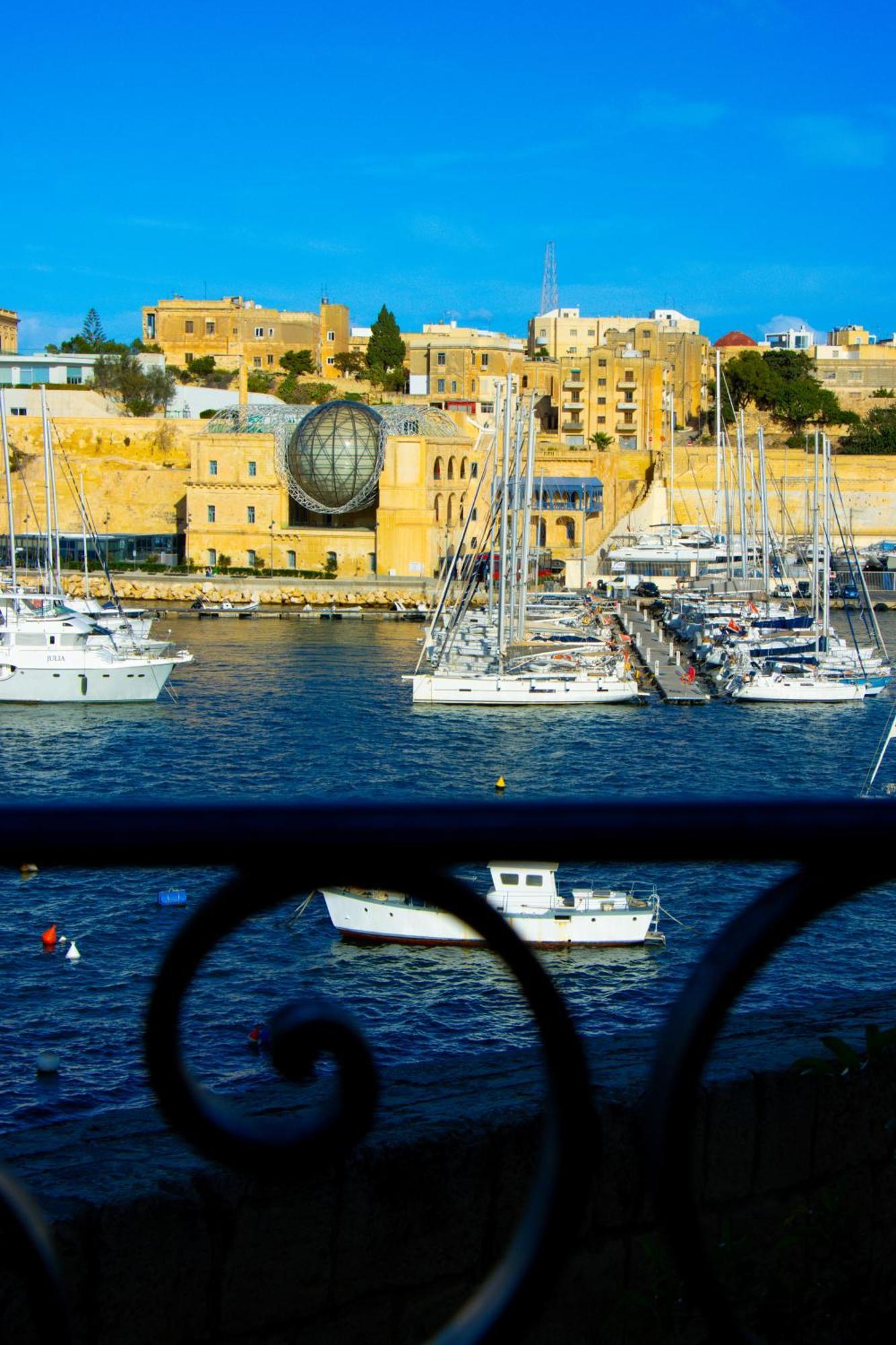 Seagull Birgu - Waterfront Home Bagian luar foto