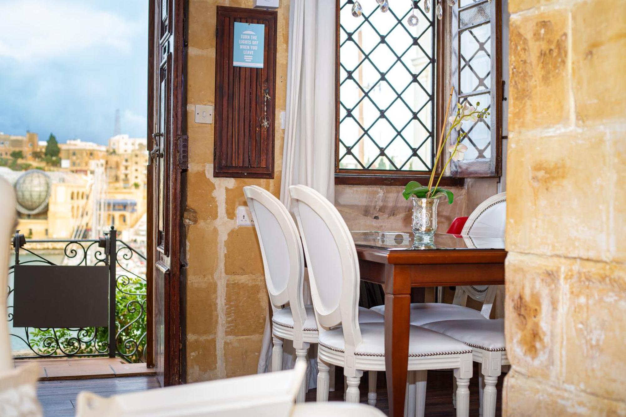 Seagull Birgu - Waterfront Home Bagian luar foto